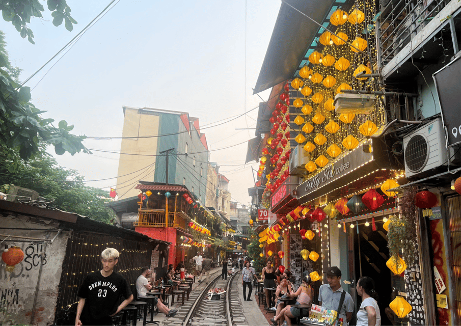 Tasting Vietnam Cuisine - Train Street - Tour Overview