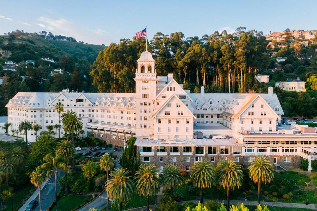 The Claremont Club & Spa, A Fairmont Hotel - Good To Know