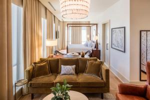 The Dewberry Charleston - Good To Know