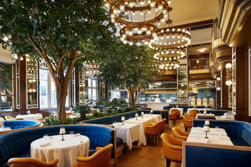 The Fifth Avenue Hotel - Dining and Bar Experience