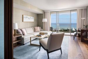 The Ritz-Carlton Residences, Waikiki Beach Hotel - Good To Know