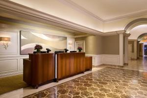The St. Regis Houston - Good To Know