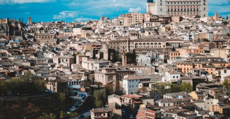 Toledo: Private Tour With an Official Guide - Key Points
