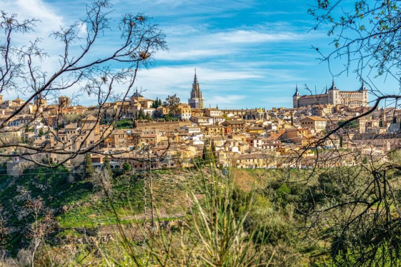 Toledo: Private Walking Tour With 7 Monument Tickets - Key Points