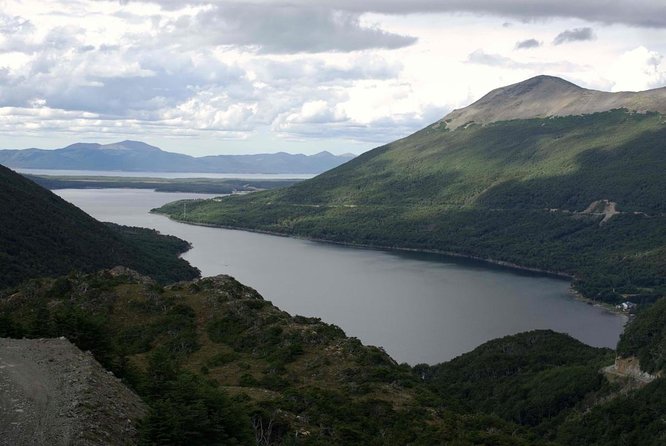 Tour in Escondido and Fagnano Lakes From Ushuaia With Breakfast - Good To Know