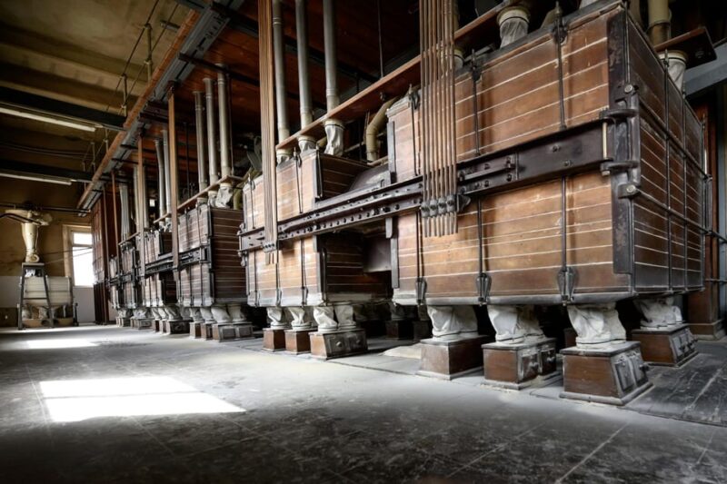 Tradition and Taste: Tour of Caltagirones Historic Mill - Key Points