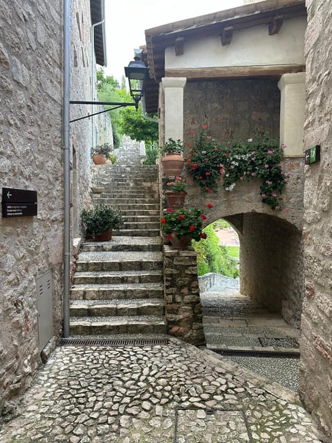 Umbrian Medieval Villages & Aromatic Oil Self-guided Tour - Key Points