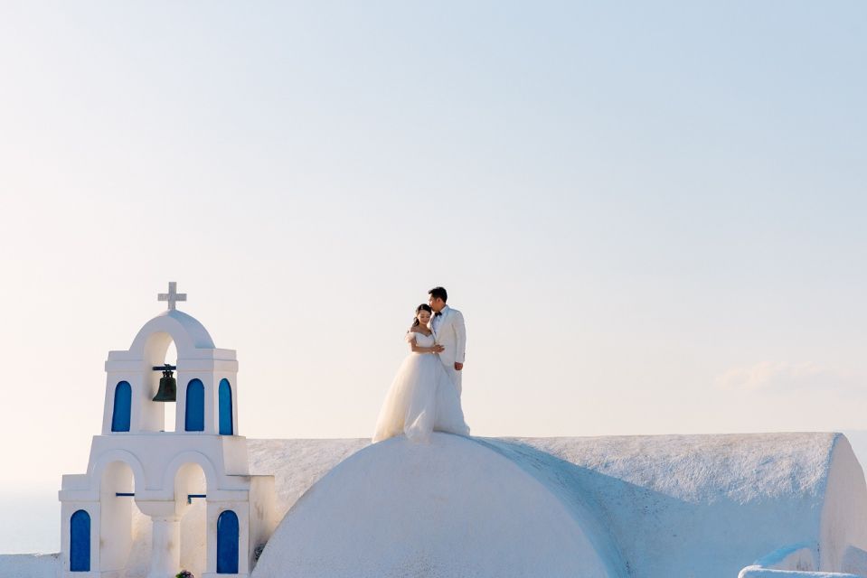 Unique Wedding Photos in Oia Village - Key Points