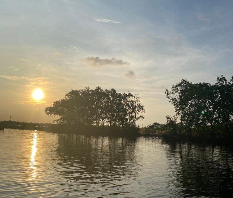 UNVEILING TAM GIANG LAGOONS ENCHANTING SUNSET - Key Points