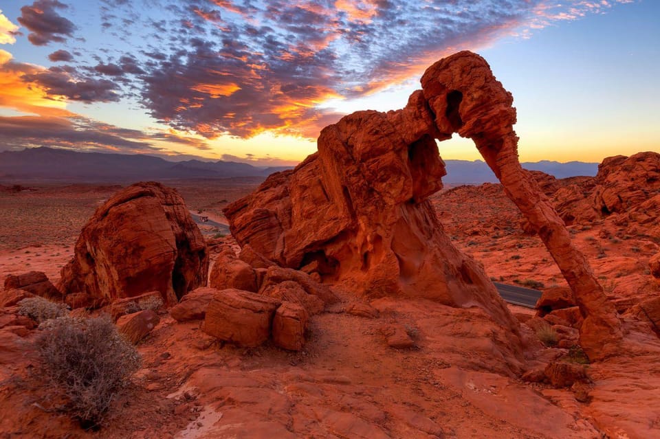 Valley of Fire VIP Small Group Tour From Las Vegas - Key Points