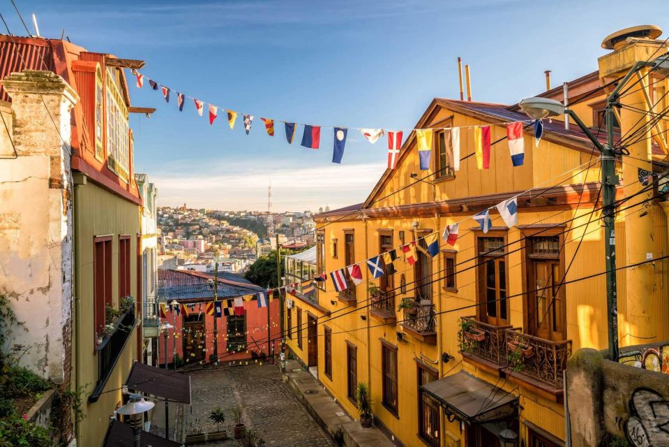 Valparaiso: Guided Walking Tour With Ascensor Rides - Key Points