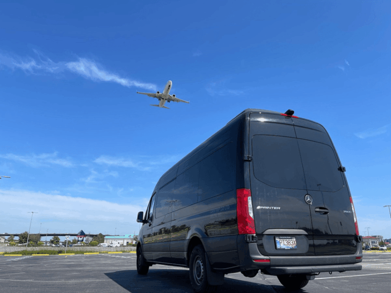 Vancouver: Private Shuttle - Suburban/Benz Van - Driver Experience