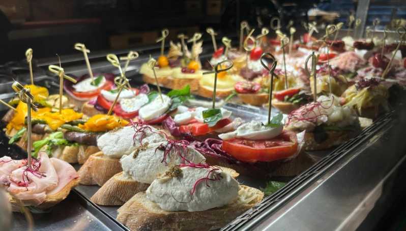 Venice: 10 Shades of Cicchetti and Wine - Key Points