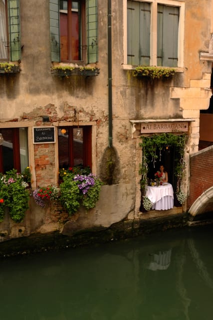 Venice: Breakfast Guided Tour - Key Points