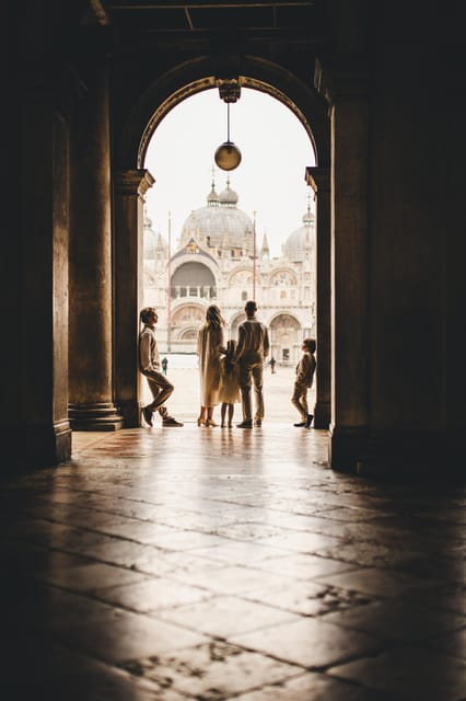 Venice: Sunrise Couple Photo Shoot - Key Points