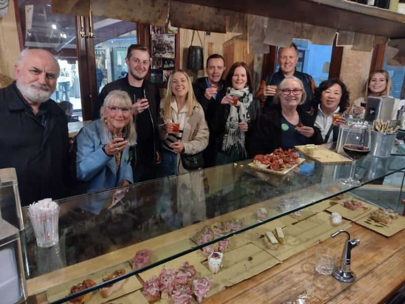 Venice: Sunset Walking Tour With Food and Wine Tastings - Key Points