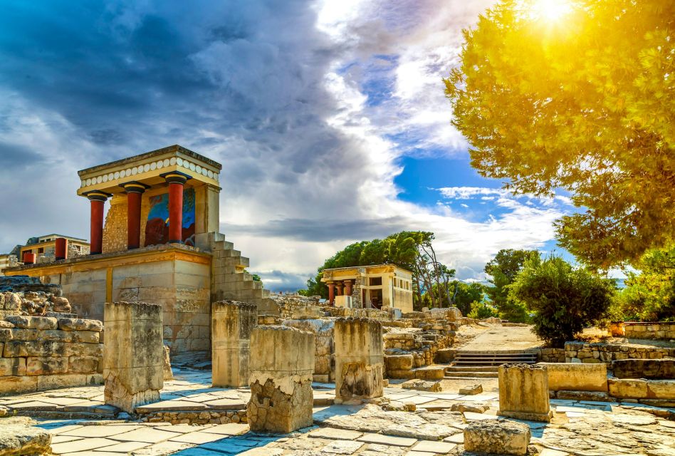 Visit Knossos- Attend to an Ancient Minoan Theatrical Dance - Key Points