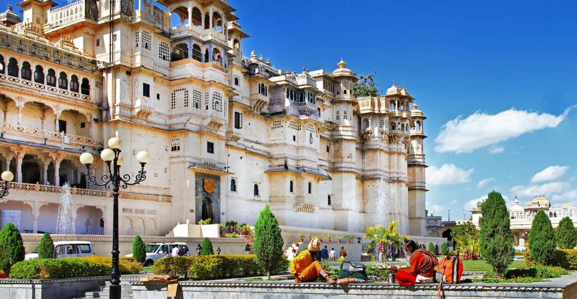 Visit Udaipur in a Private Car With Guide Service - Key Points