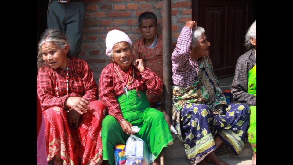 Volunteer Tour at Old Age Home in Kathmandu - Key Points