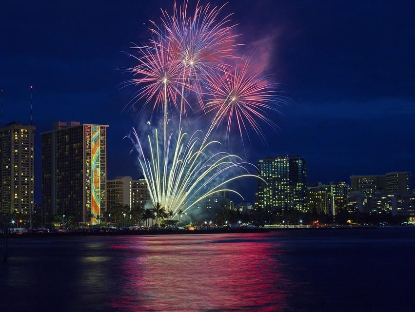 Waikiki: Firework Boat Cruise - Key Points