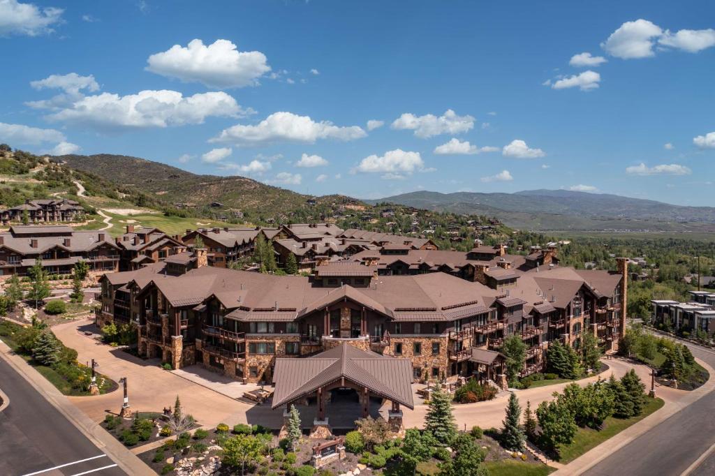 Waldorf Astoria Park City Review