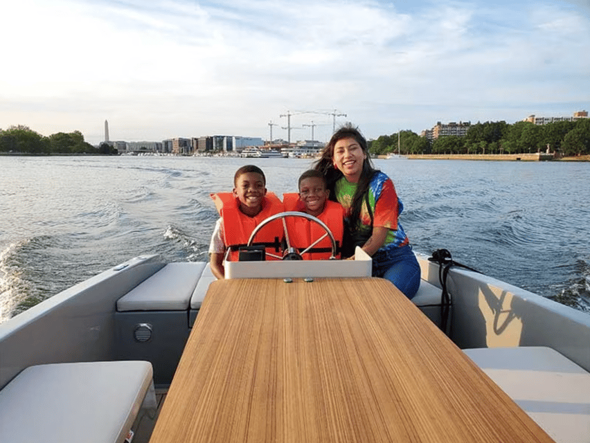 Washington Dc: Navy Yard Self-Driven Boat Tour With Map - Experience Highlights