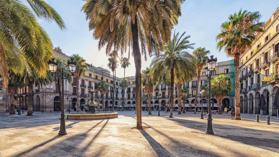 Welcome to Barcelona! Your Essential Orientation Tour. - Key Points