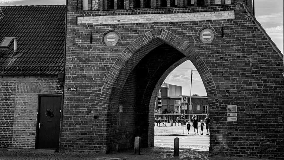 Wismar: Nosferatu Filming Locations Self-Guided Walking Tour - Key Points