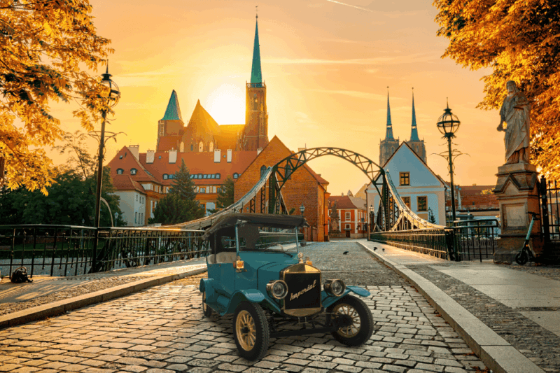 Wrocław: 2 Hour Tour of the Old Town in an Imperial E-Car - Good To Know
