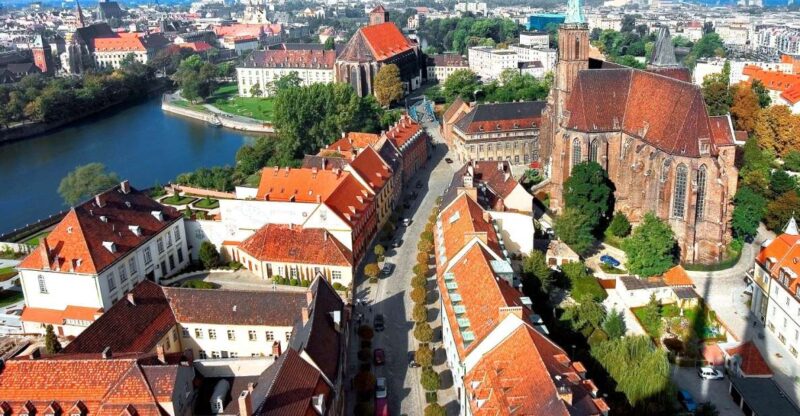 Wroclaw Private Old Town Guided Walking Tour - Pricing and Duration