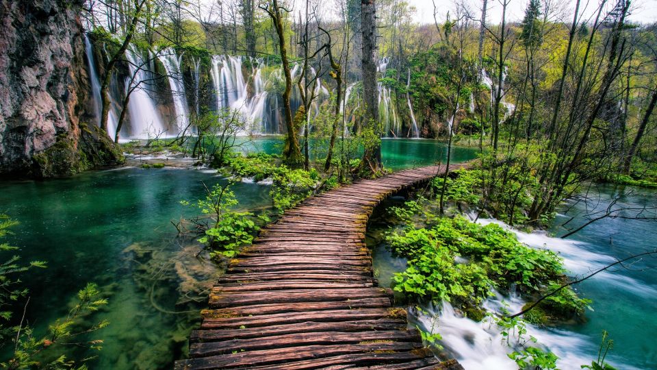 Zadar: Plitvice Lakes Guided Day Tour With Tickets - Good To Know