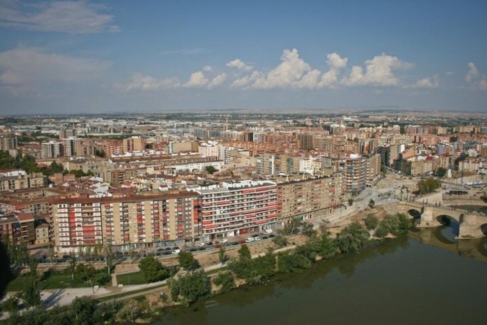 Zaragoza : Private Custom Walking Tour With a Local Guide - Key Points