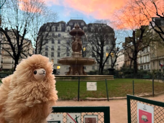Private 2-3 Hours Montmartre Walking Tour - Timeless Charm - Explore Montmartres Iconic Landmarks