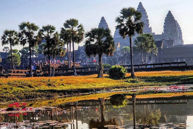 1-Day Uncover the Endless Treasure of Angkor Tour With Sunset.