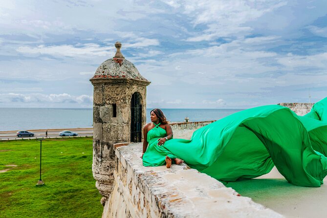1 Hour Private Photoshoot With Flying Dress Rental in Cartagena