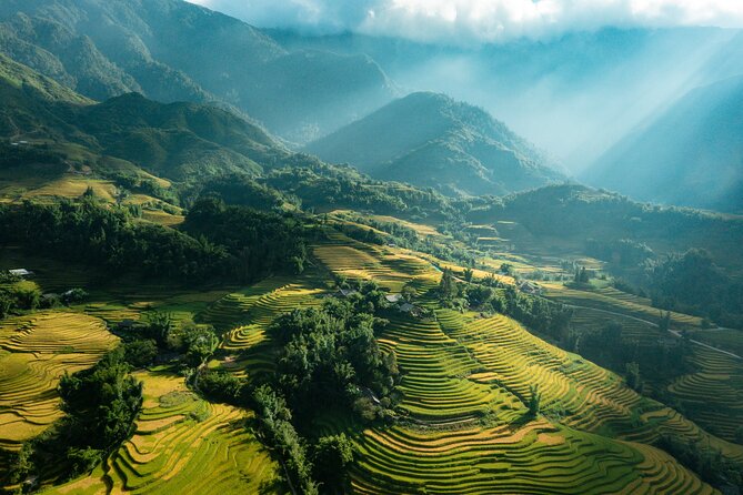 2-Day Amazing Sapa Trek With Sleeper Train From Hanoi – Overnight At Hotel