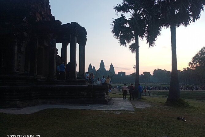 2-Day Private Tours in Angkor Wat, Ta Prohm & Kampong Phluk Eco-Tourism