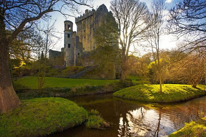 2-Day Southern Ireland Tour From Dublin:Including Blarney and Cliffs of Moher