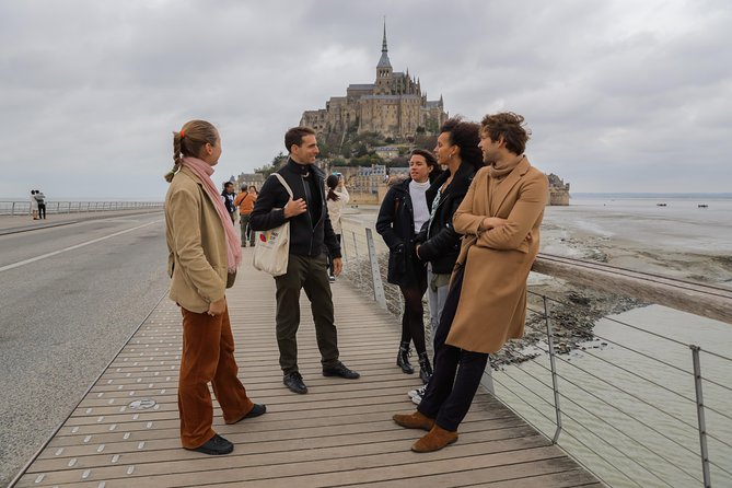 2 Days Mont Saint Michel, Loire Castles Guided Tour