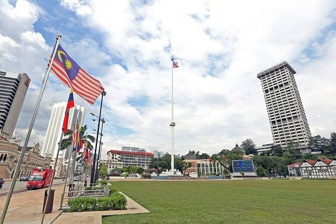 2-Way FLIGHT: Private Kuala Lumpur Guided Day Tour From Singapore - Key Attractions in Kuala Lumpur