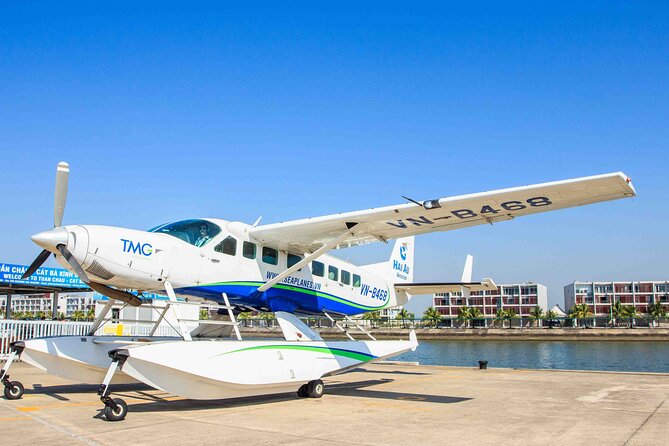 25 Minute Ha Long Bay Seaplane Flight Experience