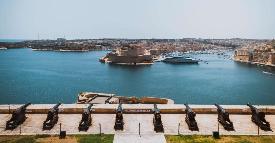 3 Cities: Private Insider Walking Tour With Licensed Guide