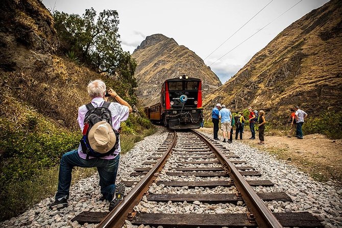 3-Day Private Tour to Cotopaxi, Baños & the Devils Nose Train From Quito
