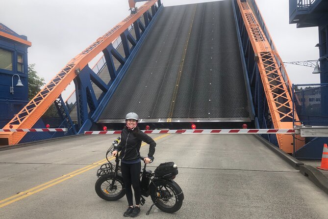 3 Hours Electric Bike Tour of Seattles Waterways, Nature and Neighborhoods - Tour Overview and Details