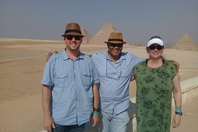 8-Hour Private Tour to Giza Pyramids, Memphis and Sakkara