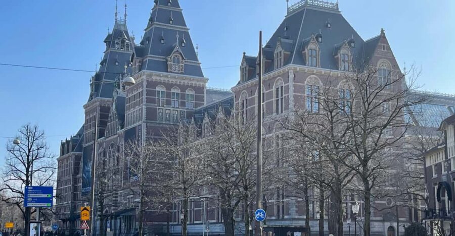 A 3-Hour Private Tour Through Amsterdams Golden Era