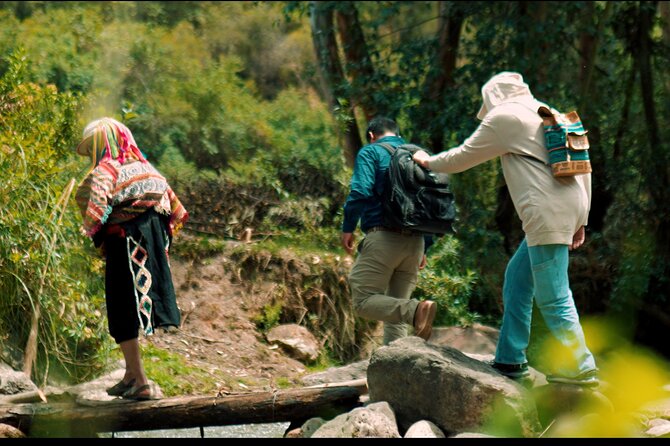 Alpaca Walk & Natural Dye Tour: A Memorable Full Day Experience - Traditional Pachamanca Lunch