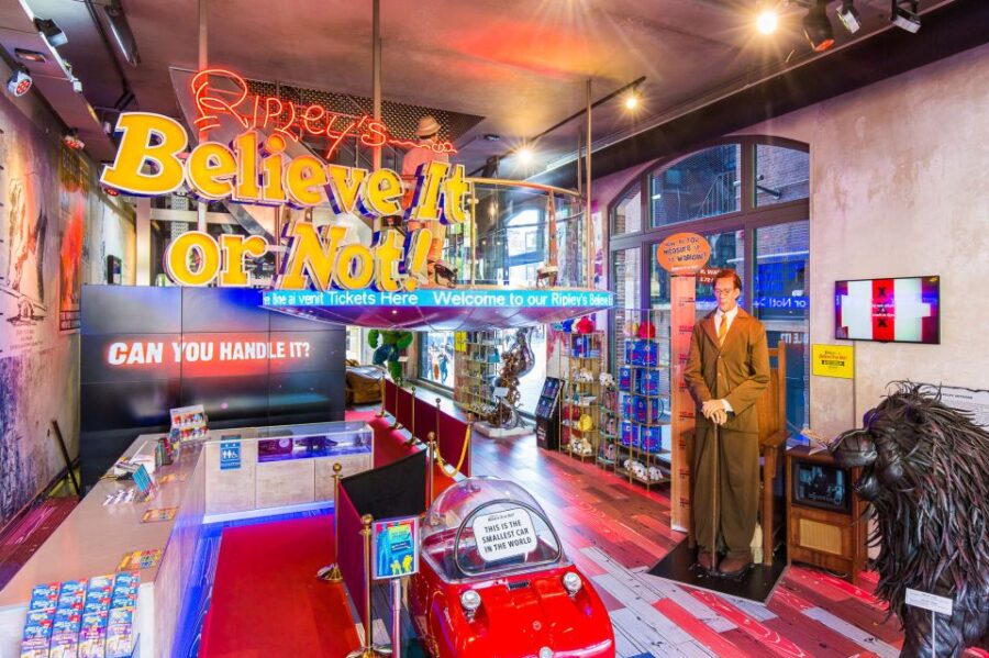 Amsterdam 1-Hour Canal Cruise and Ripley'S Believe It or Not