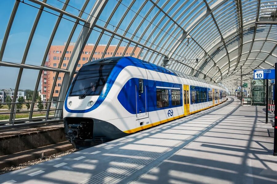 13 Best Airport Transfers In Amsterdam