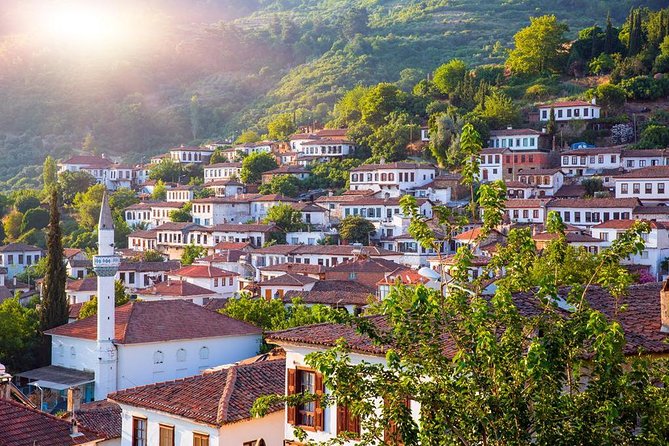 Ancient Ephesus Tour With Wine Tasting in the Village and Visit to Mothers Mary House